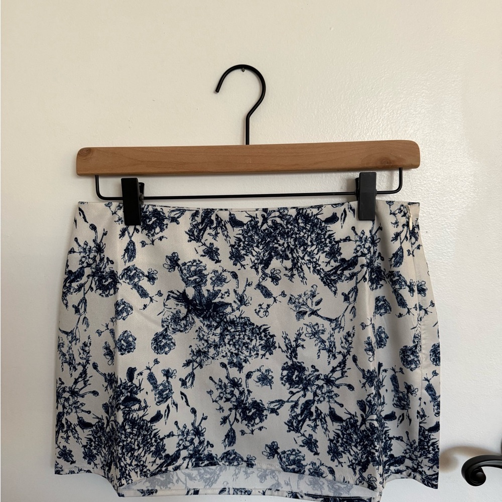 PrettyLittleThing blue and white floral mini skirt
